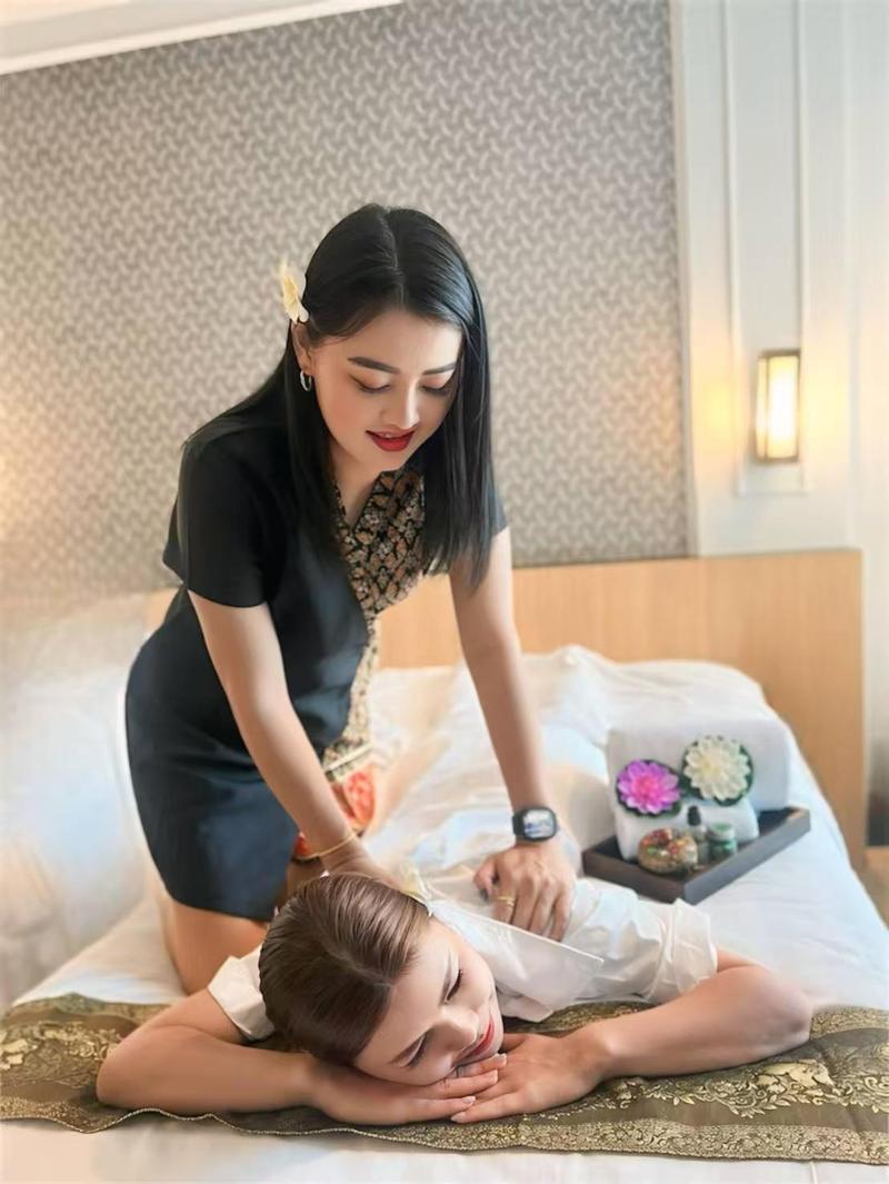 Luxe Aura Spa Interior